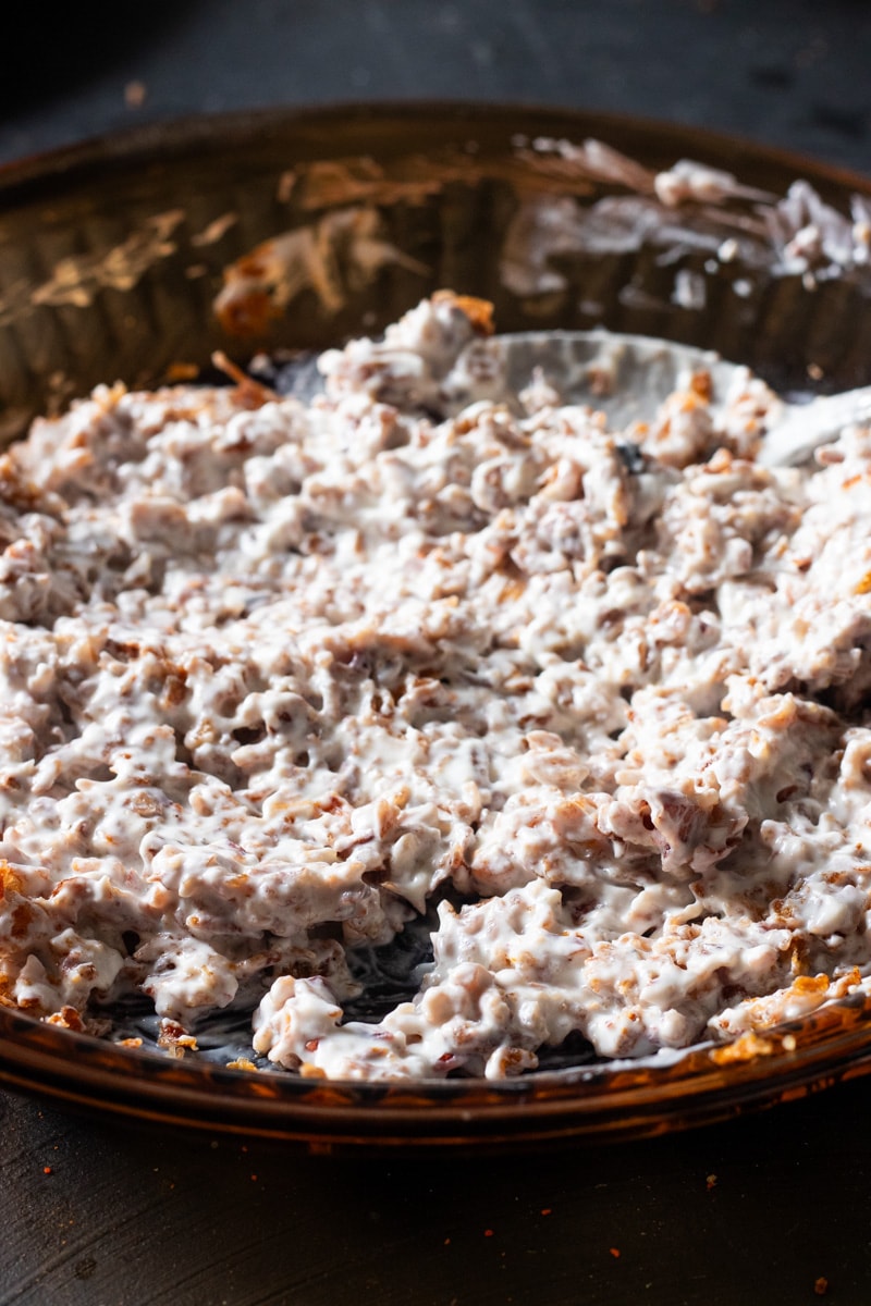 yoghurt mixed with prefried onions
