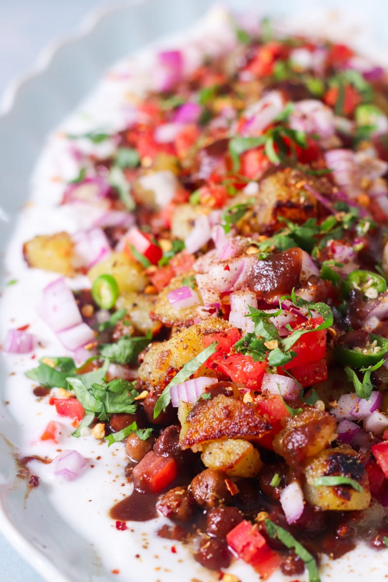 close up of kala chana chaat 