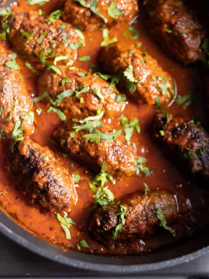 top down view of a plate of handi kabab